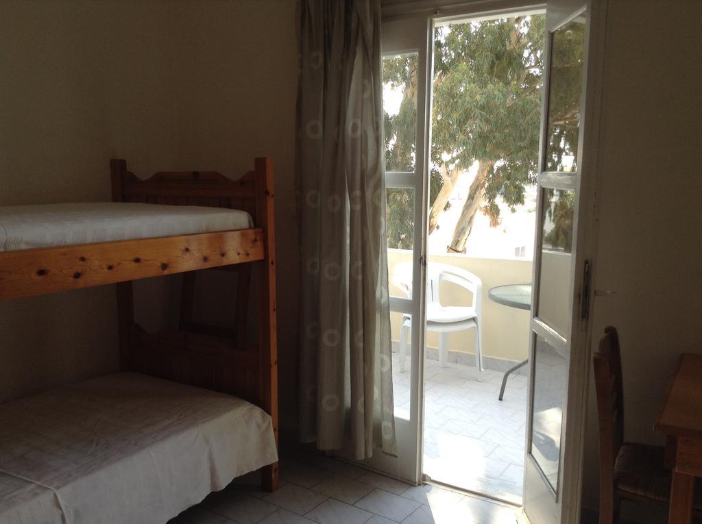 Rooms To Let Katerina & John'S Perissa  Rum bild